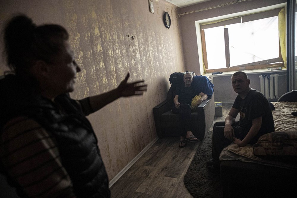 Ukrayna'daki savaşta üç ay sığınakta kalan İzyumlu aile yaşadıklarını anlattı: Oğlum patlamaları duymasın diye başını battaniye ile örttük - 14