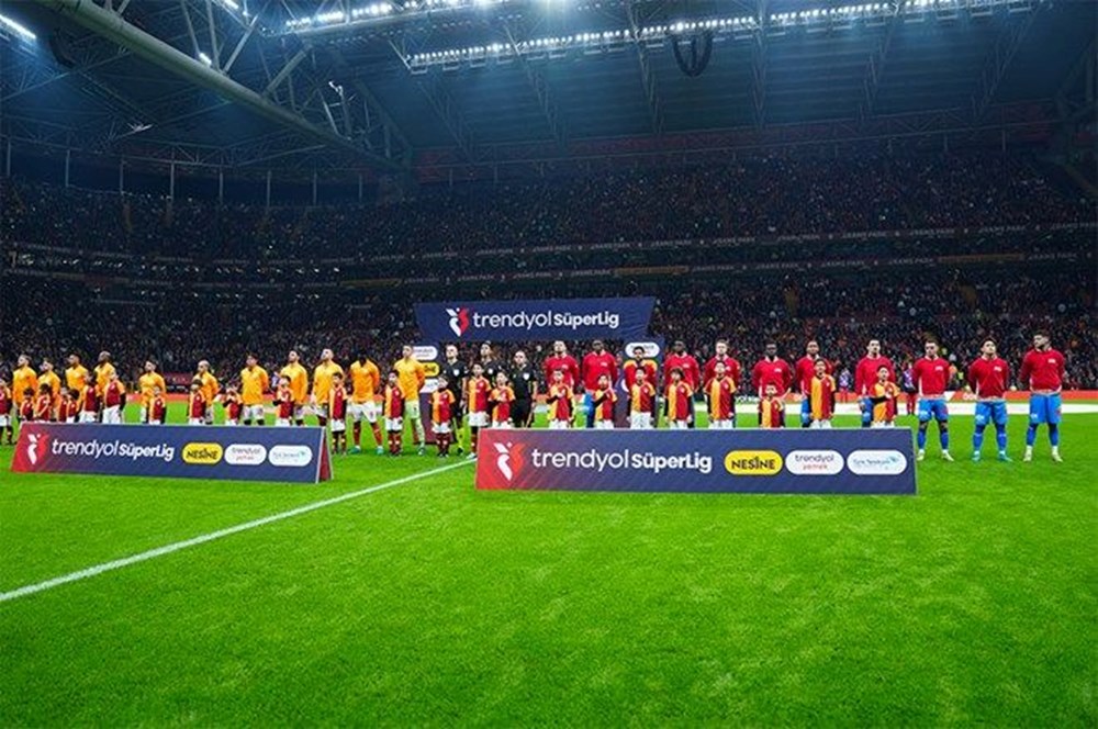 Canlı Anlatım: Göztepe - Galatasaray 74 PktCX bzqk 1ddV4dZAO7w