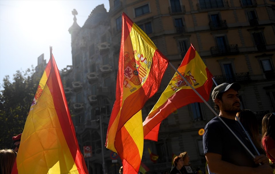 Barselona'da bu kez bağımsızlık karşıtları gösteri yaptı - 2