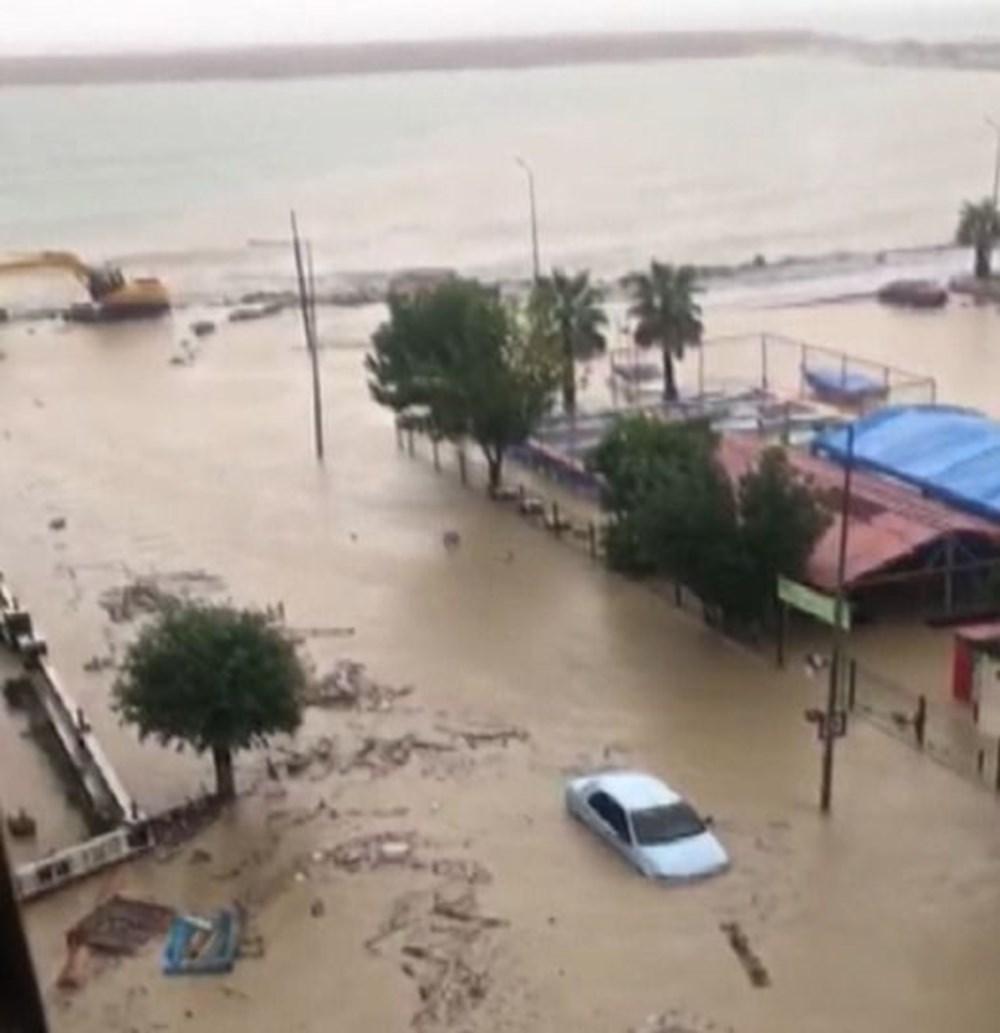 Karadeniz'de şiddetli yağış: Su basan hastane tahliye ediliyor - 12