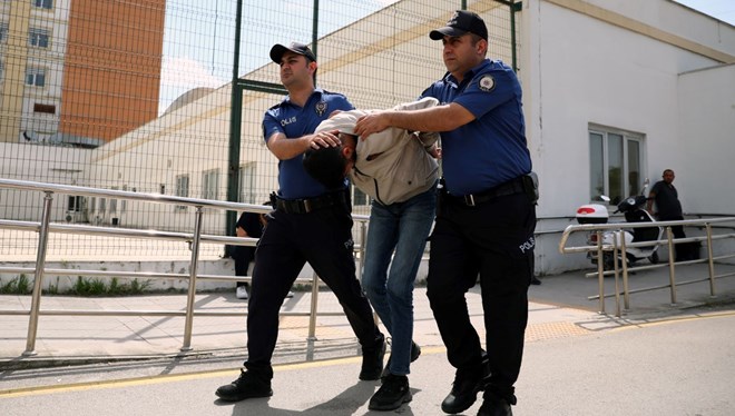 Silahl� ve b��akl� kavga can ald�