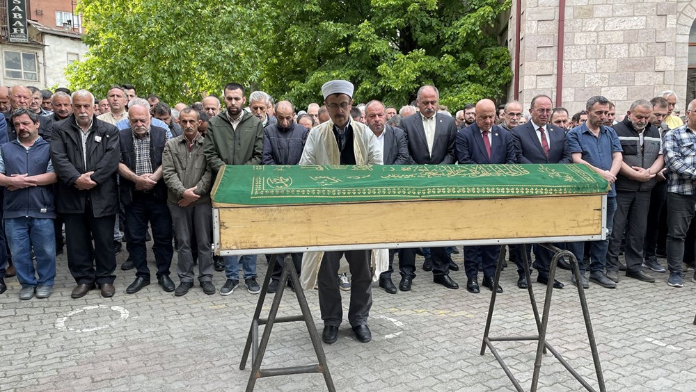 ''Dünyanın en uzun burunlu insanı'' son yolculuğuna uğurlandı - 2