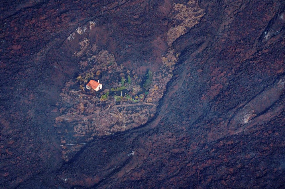 Kanarya Adaları'nın mucize evi: Etrafındaki her şey küle dönmesine rağmen hiçbir zarar görmedi - 4