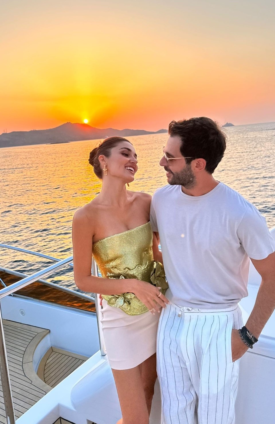 Hande Erçel ile Hakan Sabancı'dan aşk dolu yeni kare Son Dakika