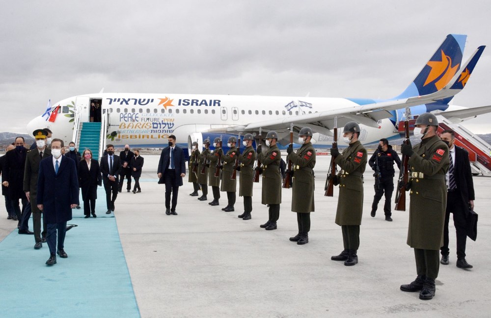 İsrail Cumhurbaşkanı Isaac Herzog Ankara’ya geldi İsrail Cumhurbaşkanı Isaac Herzog Ankara'ya geldi - 1