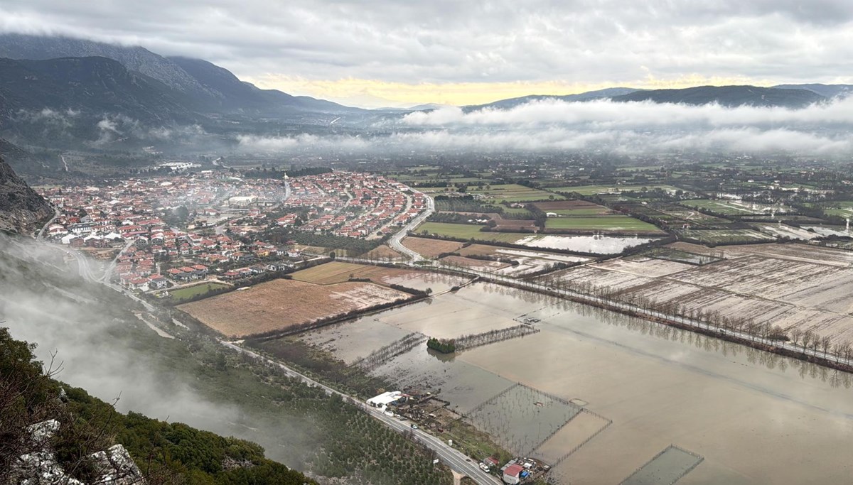 Muğla’da tarım arazileri su altında kaldı Muğla’da tarım arazileri su altında kaldı