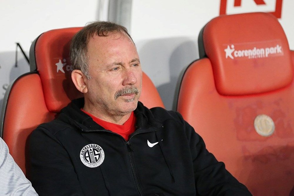 Sergen Yalçın, Fenerbahçe'den ayrılacak 3 ismi açıkladı: "Mümkün değil, seneye olmaz" 78 Pp9kM65SL0Ksg9CrlOVnkg