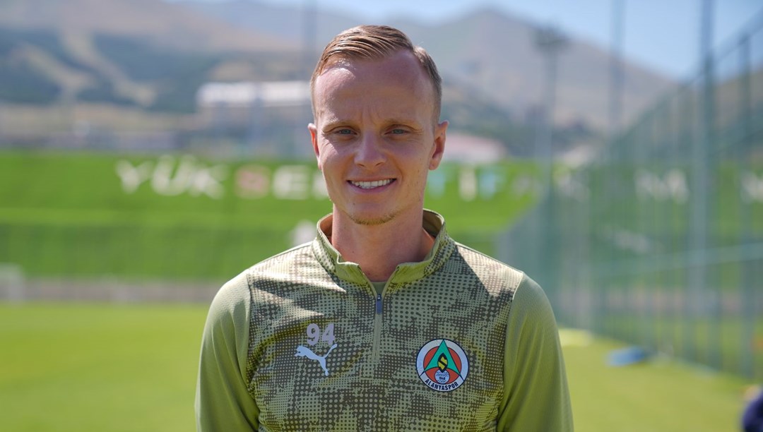 Florent Hadergjonaj'dan itiraf: "Bu yüzden sözleşmemi uzattım"