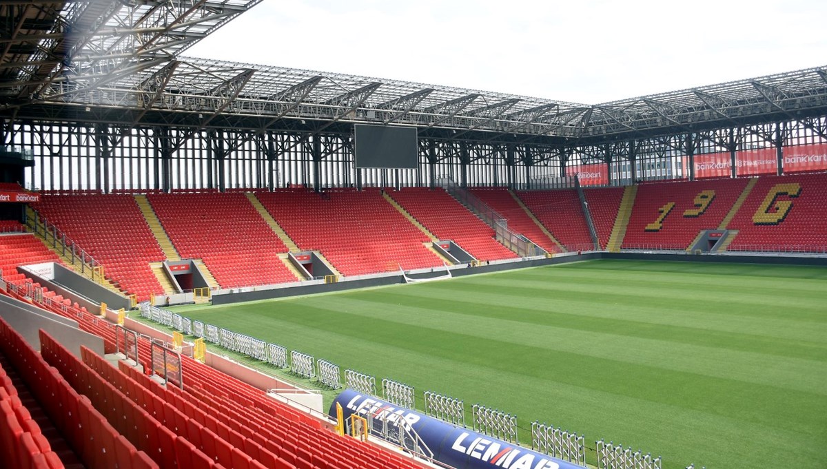 Gürsel Aksel Stadı Türkiye Kupası finaline hazır: Fenerbahçe-Medipol Başakşehir karşılaşacak