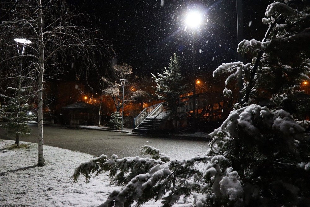 "Karla Gece, Baharla Sabah: Bir Gündeki İki Mevsim Macerası" 74 Pqc gb5AfEOj2MyhPcUnkg