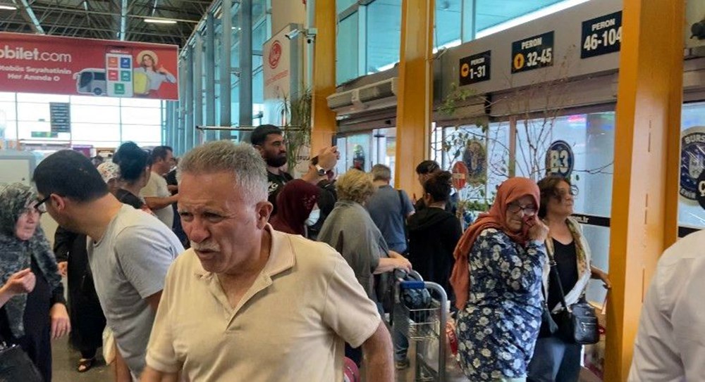 Bursa'da sağanak ve fırtına: Otobüs terminaline yıldırım düştü - 21