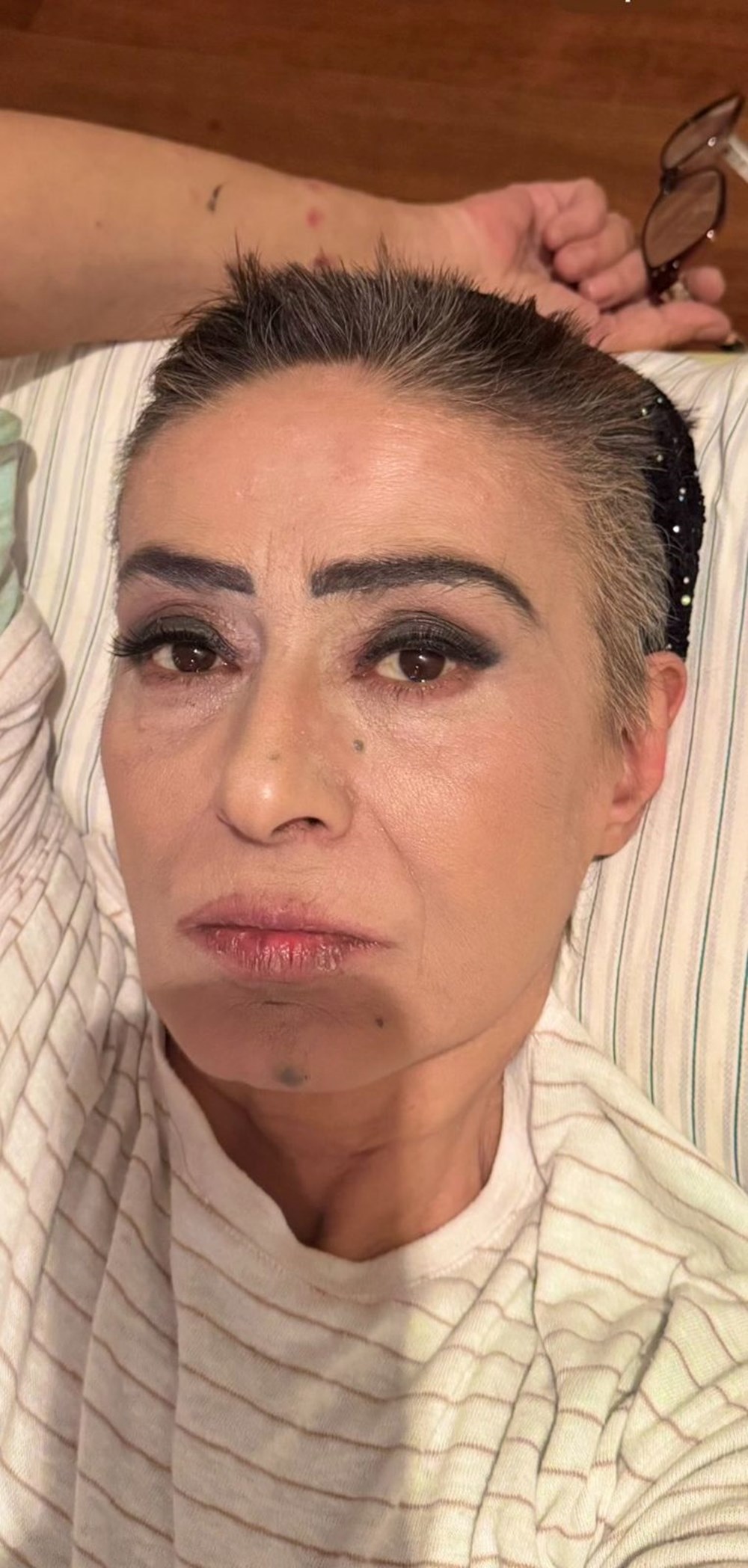 Yıldız Tilbe'den Şaşırtan İmaj Değişikliği: "Saçlarımla Birlikte Yaralarım da Gidecek" 74