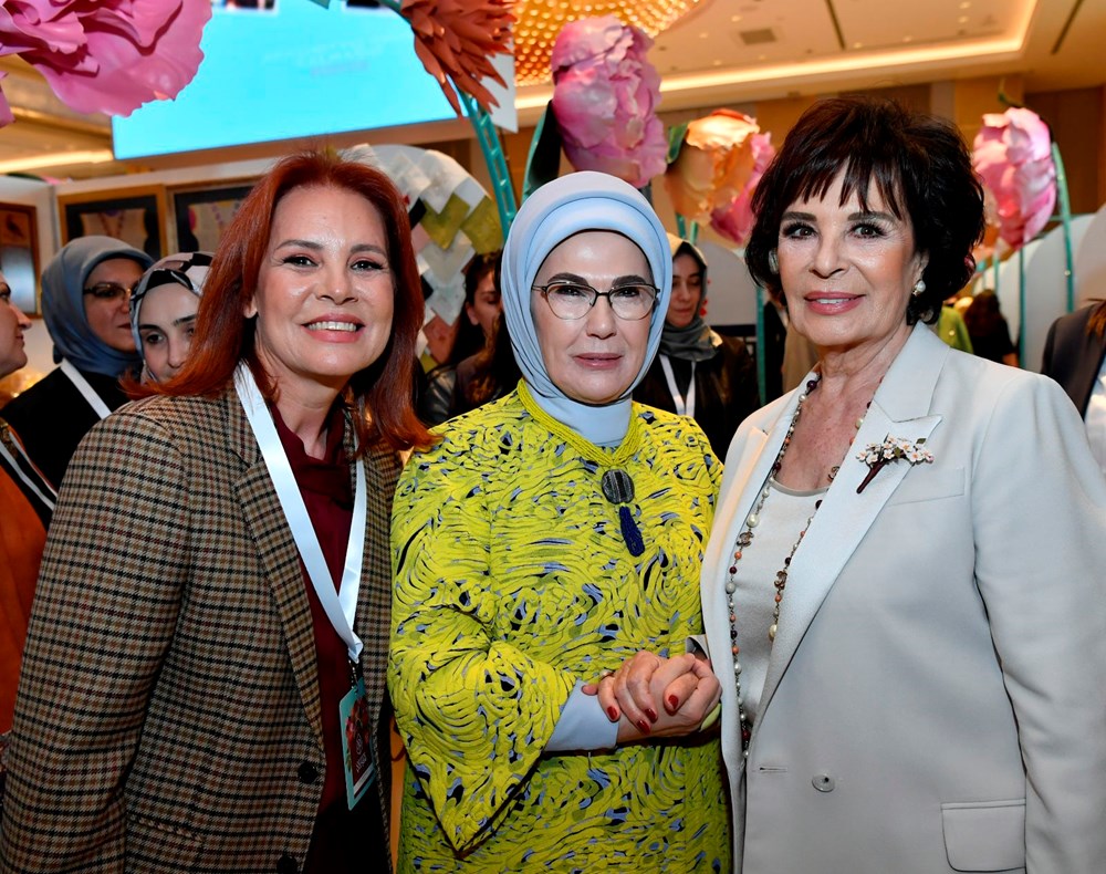 Ali Koç, Emine Erdoğan'a Fenerbahçe forması armağan etti 75 Prh76uk3XUaXn1PuvdUkAw