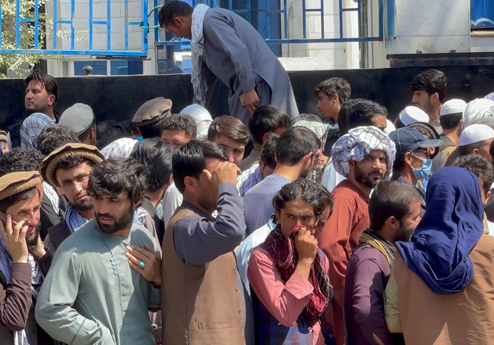 Afganistan'da bin kişinin mahsur kaldığı öne sürüldü: Bekleyen uçaklar uydudan görüntülendi - 8