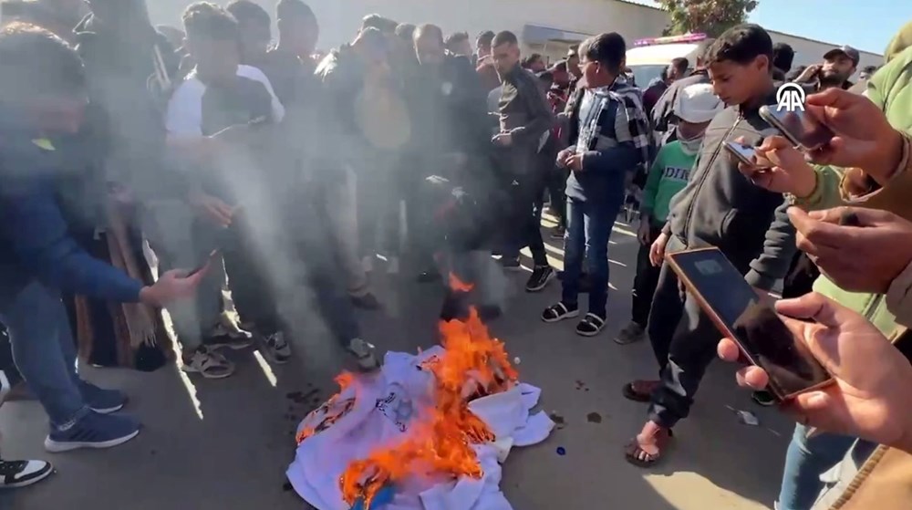 Filistinli mahkumlara tişört işkencesi! Davut Yıldızı giydirdiler, fotoğrafları dağıttılar - 7