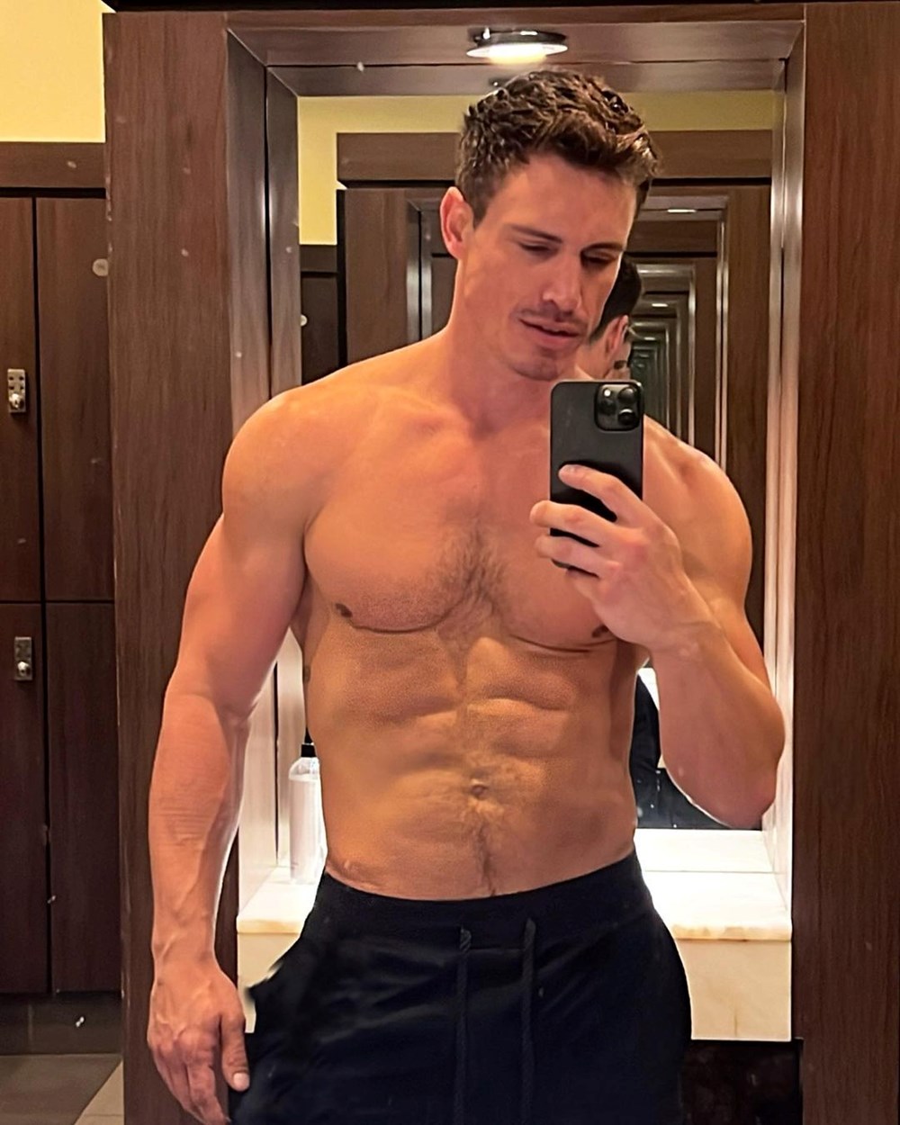 Ünlü model Jeff Thomas''ın şüpheli ölümü: Balkondan düştü - 7