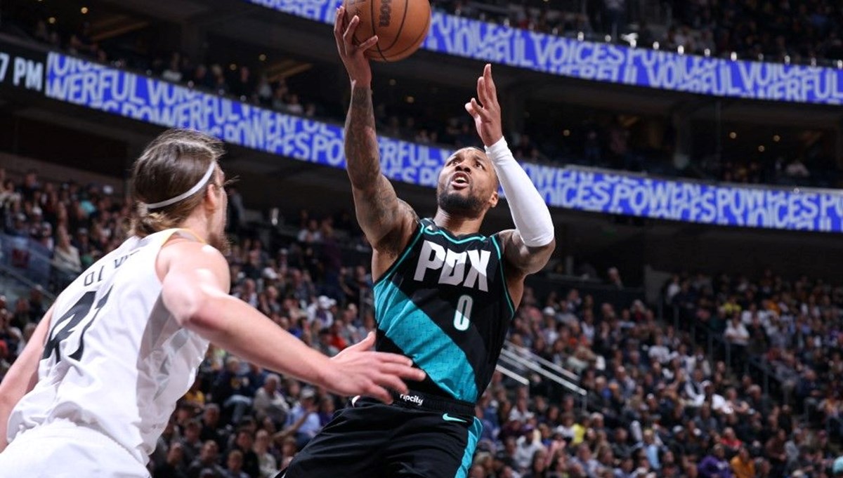 NBA'de Damian Lillard takasla Milwaukee Bucks'a gitti NBA'de Damian Lillard takasla Milwaukee Bucks'a gitti