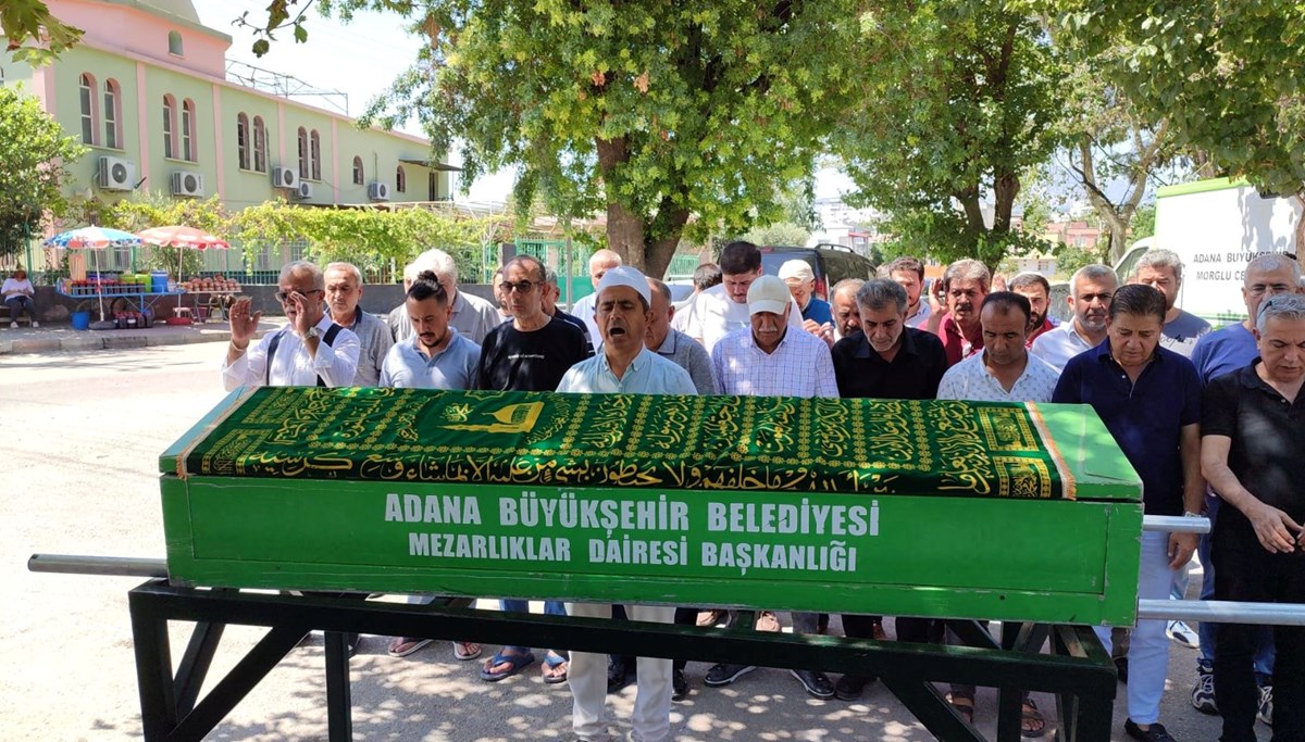 Adana’da cenazeler karıştı | Mezardan çıkarıp yeniden toprağa verdiler