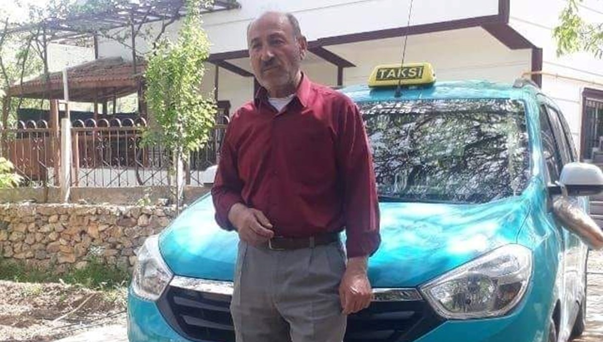 TIR ile taksi çarpıştı: 1 ölü, 2 yaralı TIR ile taksi çarpıştı: 1 ölü, 2 yaralı