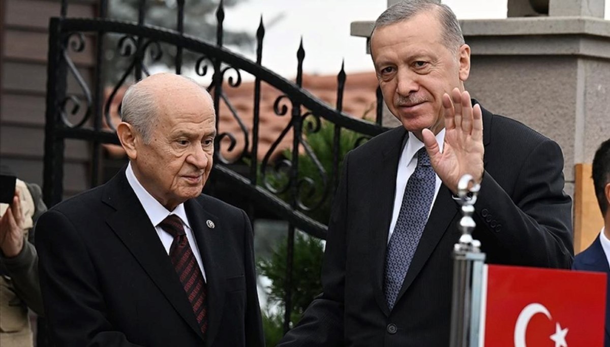 Bahçeli'den Cumhurbaşkanı Erdoğan'a tebrik telefonu