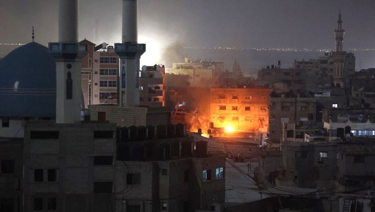 Hamas duyurdu: İsrail, Gazze'ye saldırılarında vatandaşı 7 esiri daha öldürdü Hamas duyurdu: İsrail, Gazze'ye saldırılarında vatandaşı 7 esiri daha öldürdü