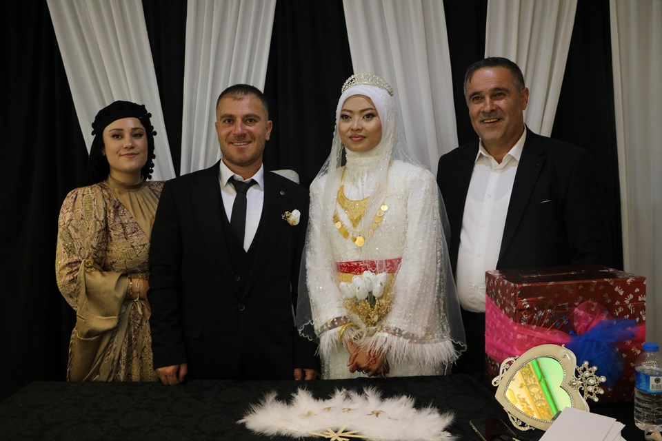 Turist kafilesinden kopunca hayatının aşkını buldu: Yüksekova’ya Endonezyalı gelin - 1