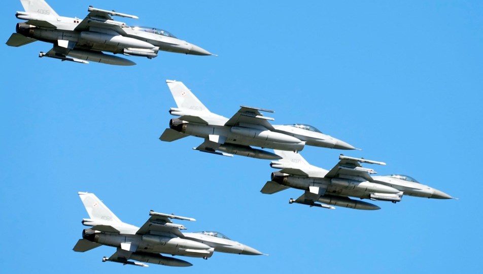 Tuz Festivali'nde F-16 gösterisi