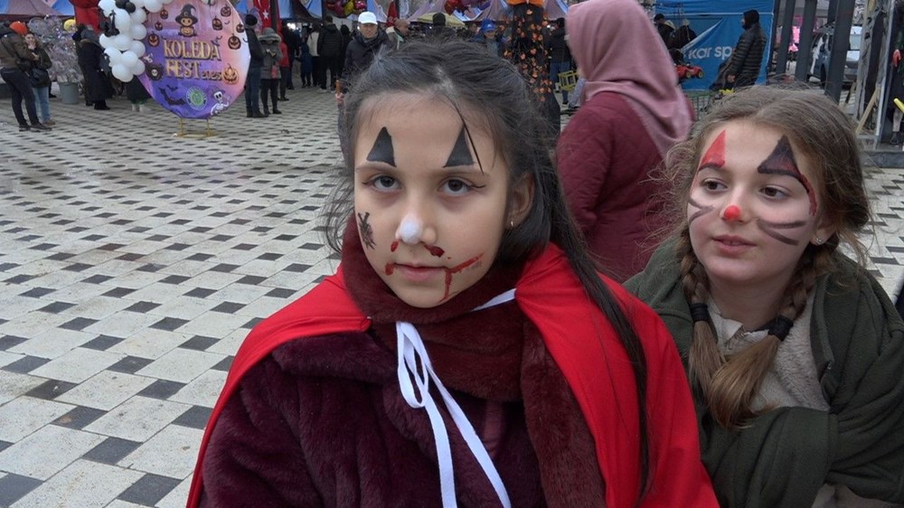 Kırklareli'nde Koleda gecesi: Korkunç kıyafetler giyip vatandaşları korkuttular - 12