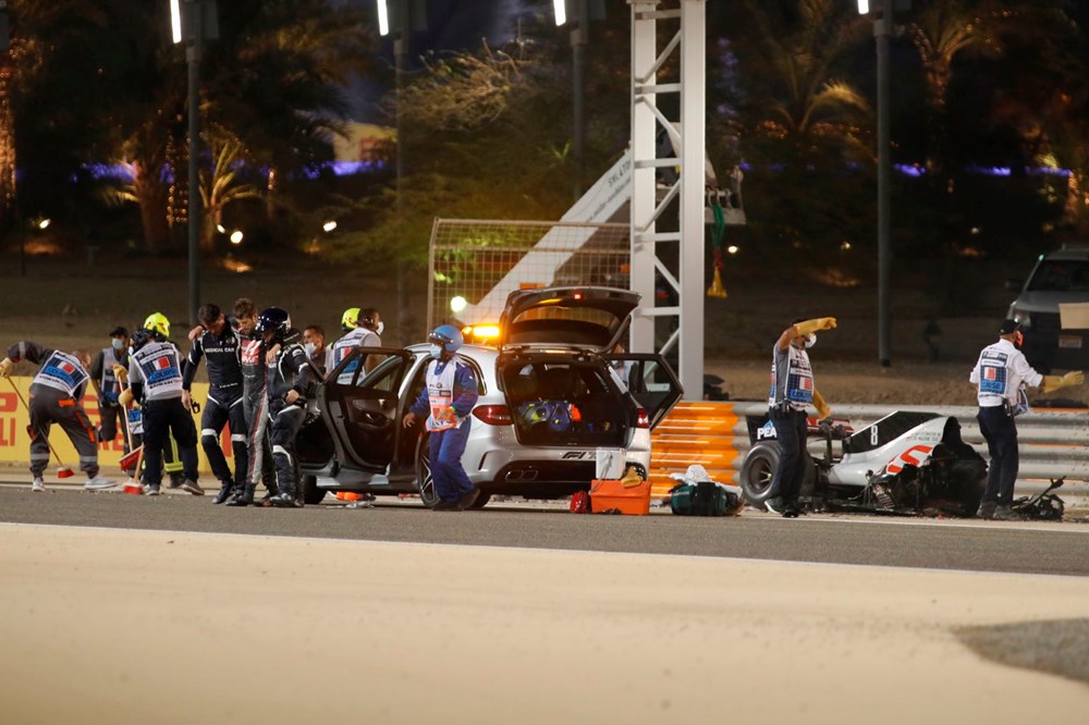 Formula 1'de korkunç kaza: Romain
Grosjean'ın aracı ikiye bölünerek alev aldı - 6