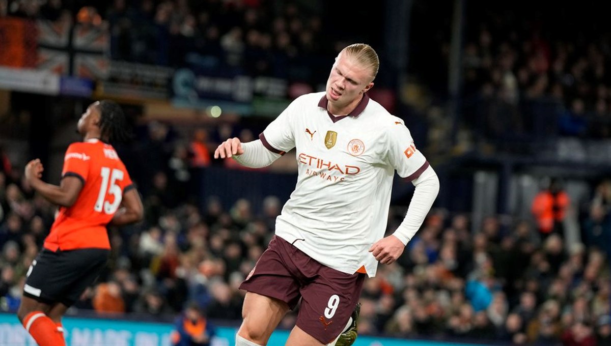 55 dakikada 5 gol attı 55 dakikada 5 gol attı