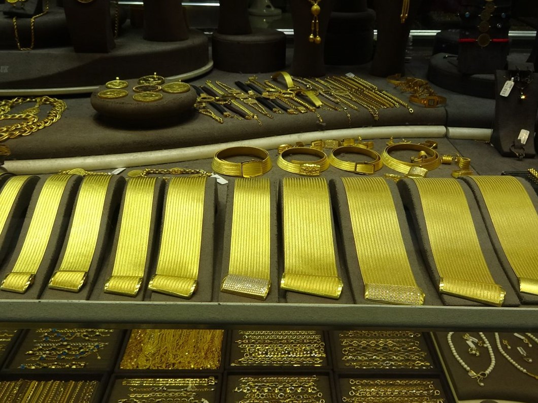 trabzon hasir bilezigi otomobil fiyatlariyla yarisiyor