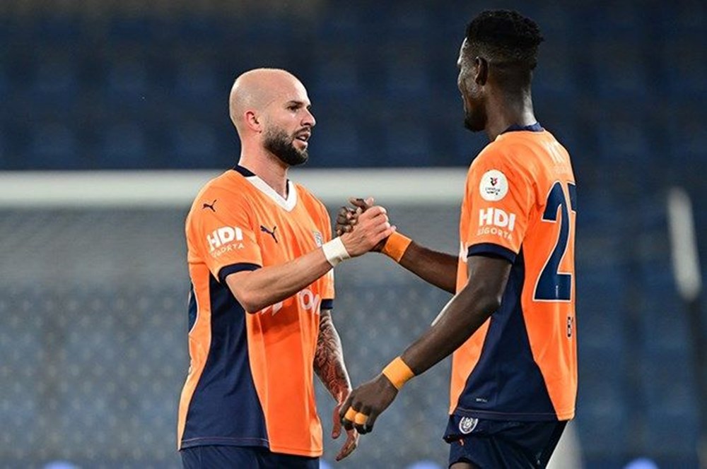 Süper Lig'de gol krallığında kıyasıya yarış: Immobile, Dzeko, Banza ve Osimhen'in kaç golü var? - 17