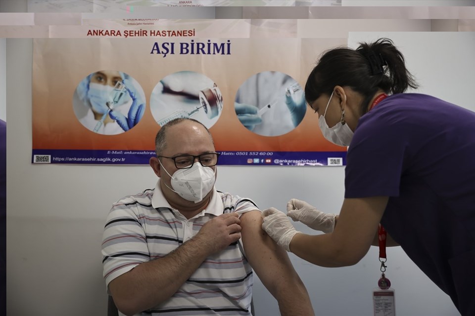 50 yaş ve üzerindekilerin aşılanmasına başlandı - 1