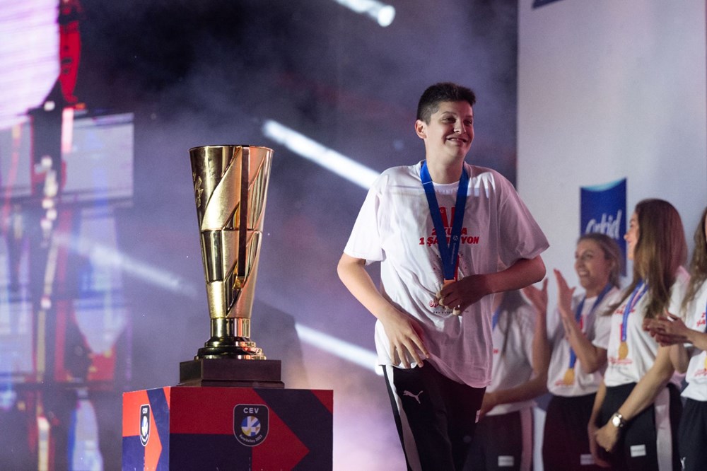 Galataport'ta şampiyonluk kutlaması | Filenin Sultanları tarihi zaferi vatandaşlarla kutladı - 22