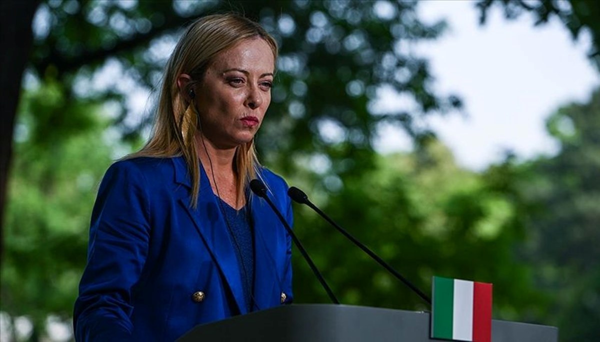 Ruslar telefon şakası yapmıştı: Meloni'nin diplomatik danışmanı istifa etti Ruslar telefon şakası yapmıştı: Meloni'nin diplomatik danışmanı istifa etti