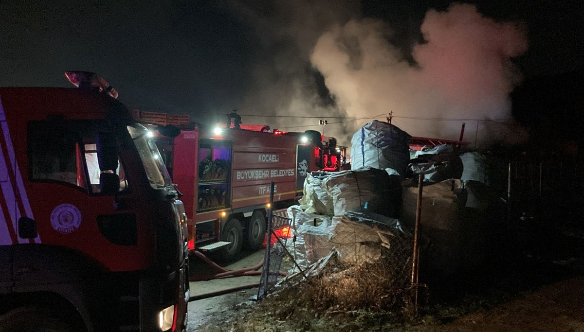 Gebze'de palet fabrikasında yangın