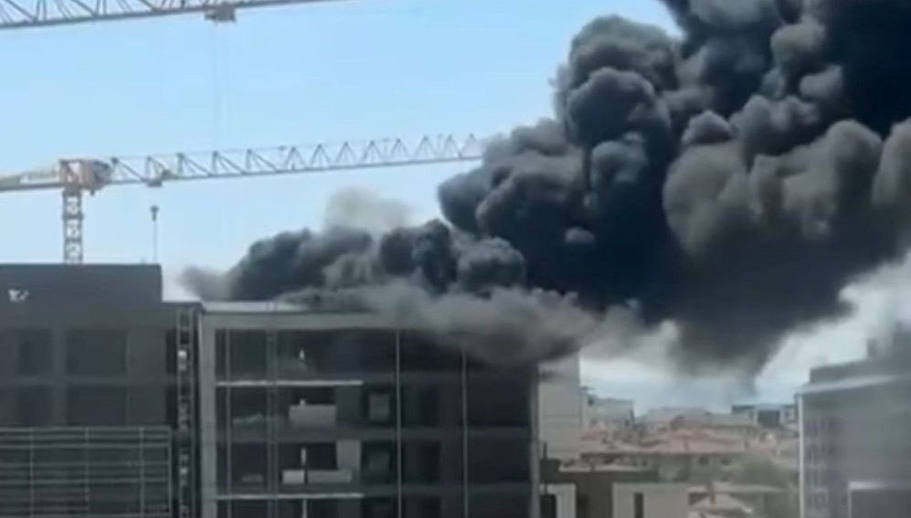 Bursa'da inşaat çatısında yangın
