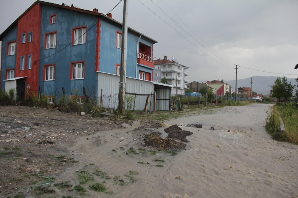 Kütahya Domaniç'i dolu ve sel vurdu - 9