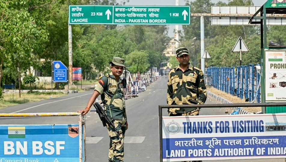 Hindistan'a gözdağı: Pakistan, 450 kilometrelik balistik füzeyi test etti