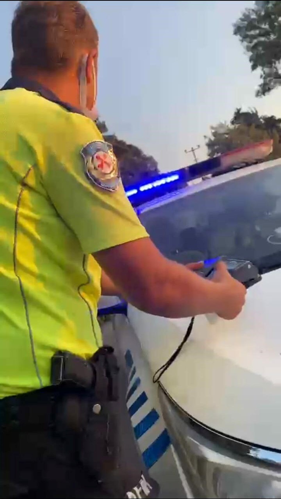 Polislerde eldiven ve siperlik bulunmadığı tespit edildi.