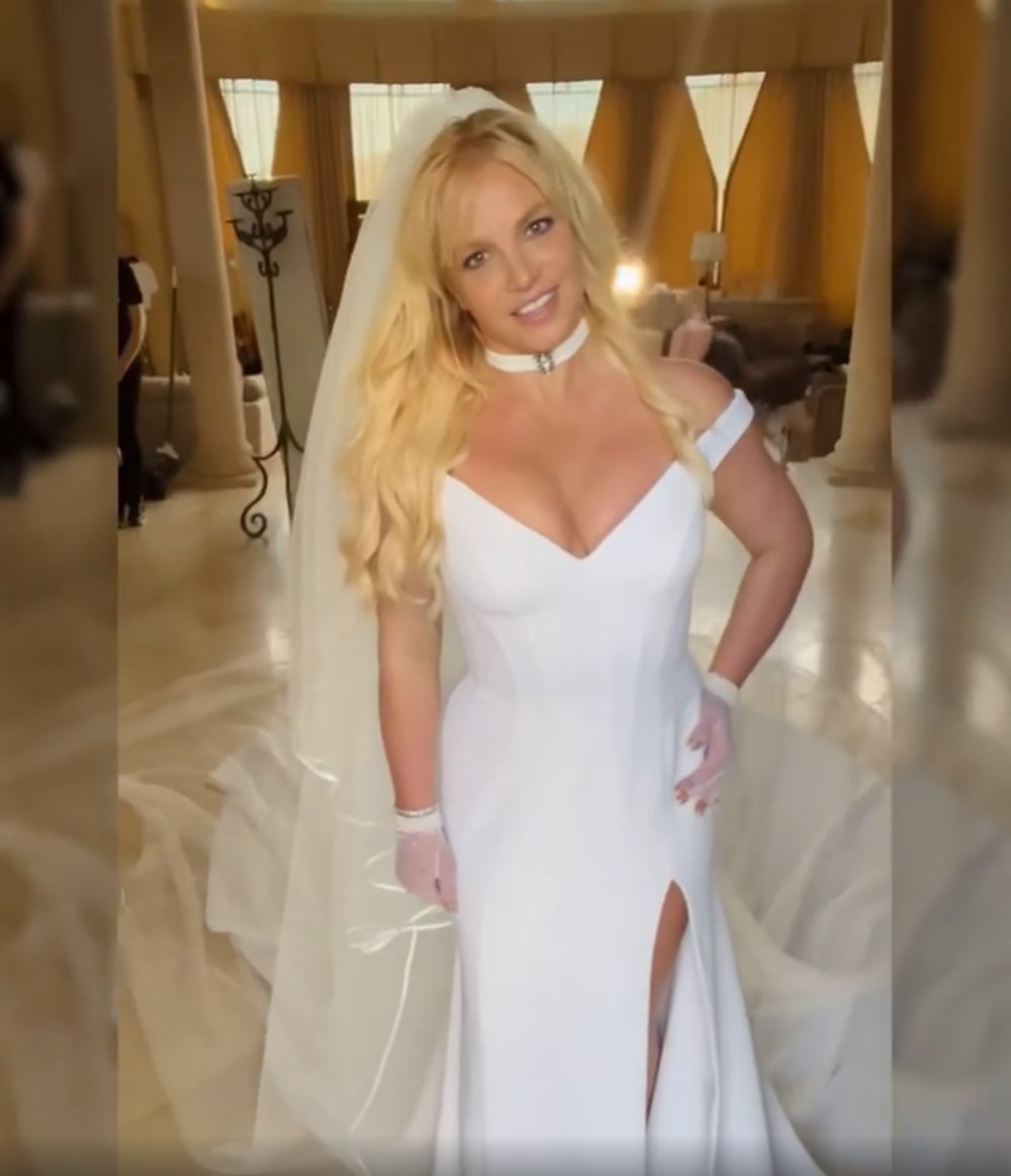 Britney Spears'ın Versace gelinliğine dair ayrıntılar: Yapımı 700 saatten fazla sürdü - 2