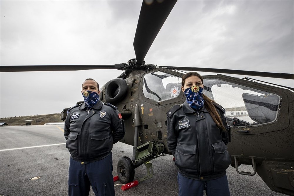 Türkiye'nin ilk kadın taarruz helikopter pilotu: Özge Karabulut - 21