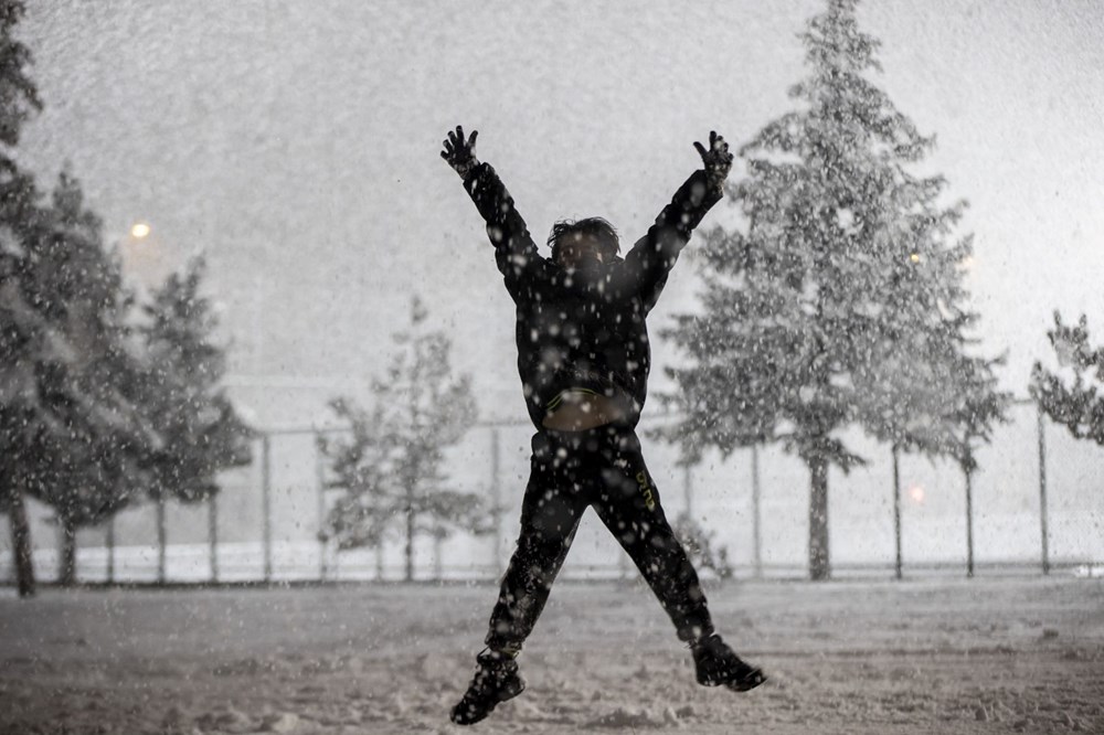 Ankara beyaza büründü: Halay çekerek kutladılar - 3