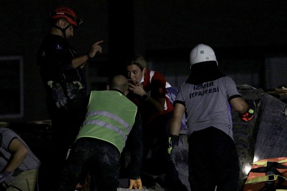 Enkaz altındakiler için zamana karşı yarış - 20