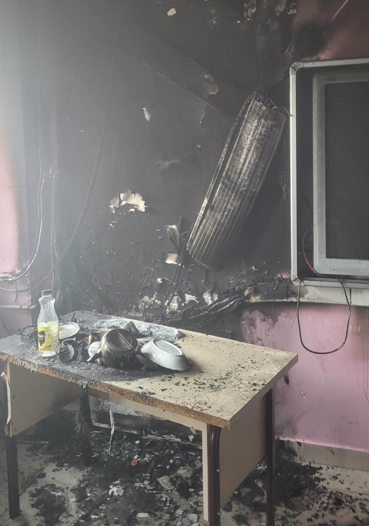 Adana'da okulda yangın