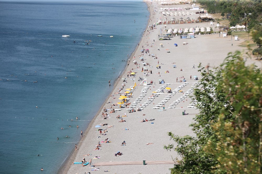 Antalya kıyılarında sıcak hava yoğunluğu 77