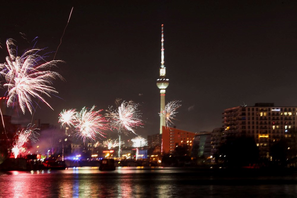 Dünya 2023'ü coşkuyla karşıladı, Ukrayna ise füzelerle - 16