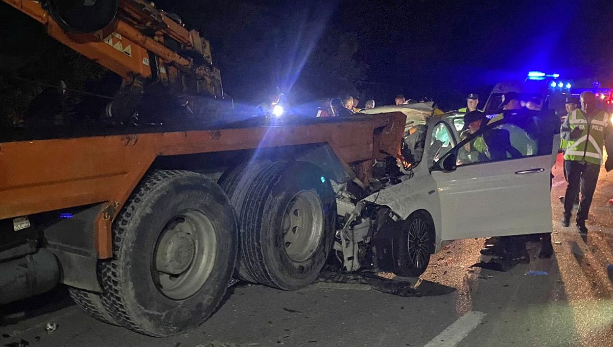 Amasya’da otomobil, vince arkadan çarptı: 1 ölü Amasya’da otomobil, vince arkadan çarptı: 1 ölü