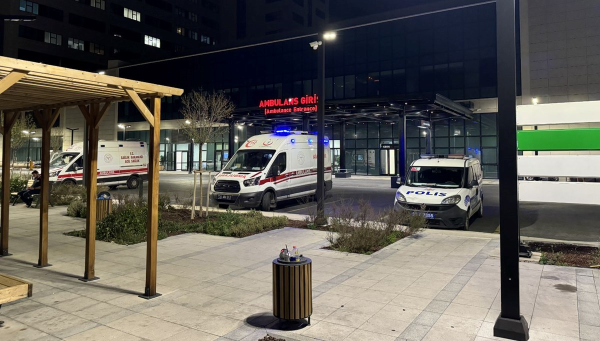 İzmir'de teknede patlama: 6 yaralı İzmir'de teknede patlama: 6 yaralı