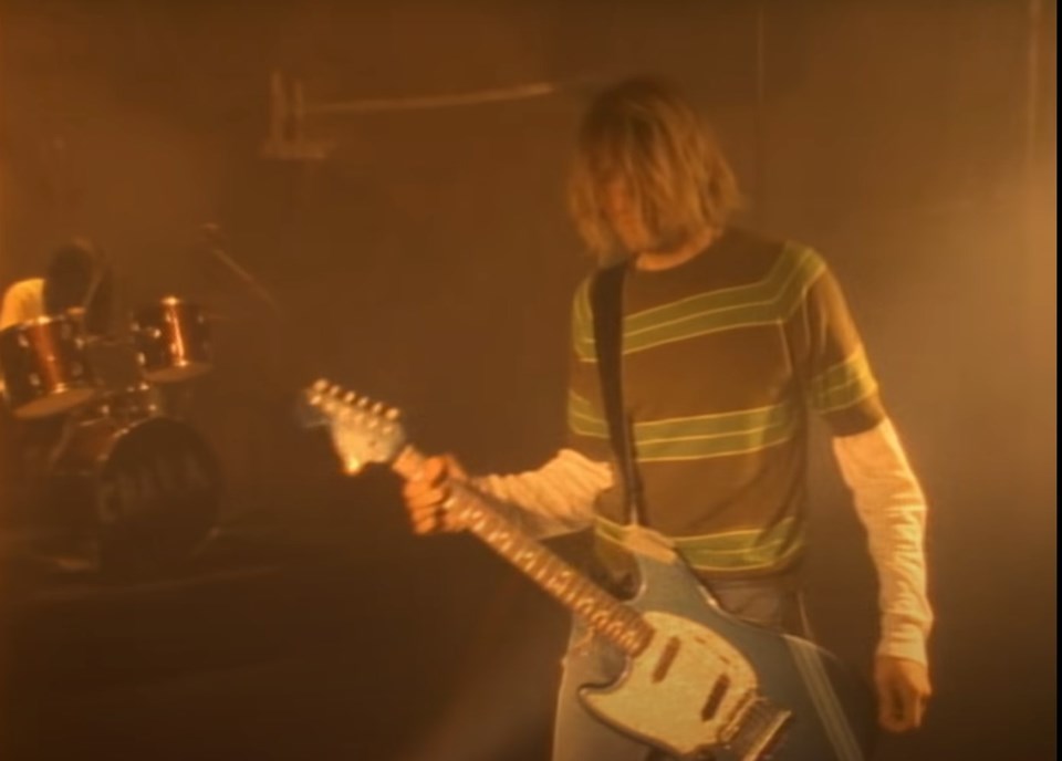 Nirvana'nın solisti Kurt Cobain'in gitarı açık artırmaya çıkıyor - 1